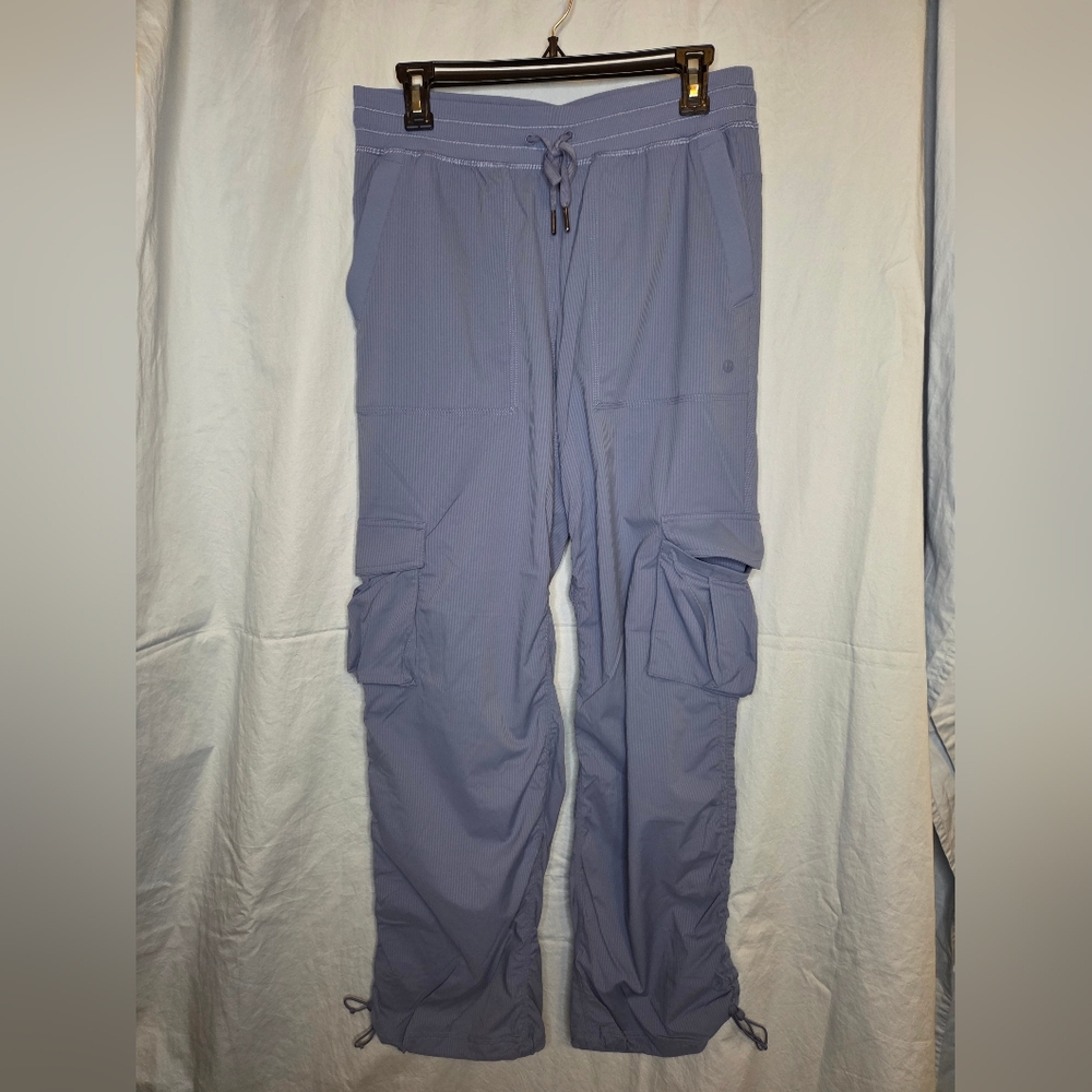 G341. Lululemon Dance Studio Relaxed Fit MR Cargo Pant in Oasis Blue - Size M